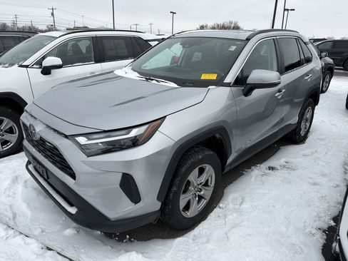 Used 2023 Toyota RAV4 XLE image 4