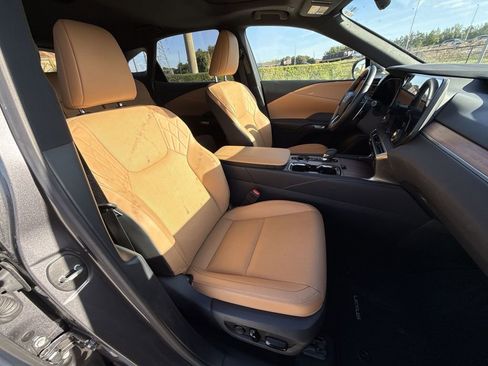 Used 2025 Lexus RX 350 Premium w/ Accessory Package (Z1) FWD image 16
