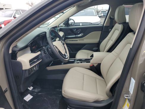 New 2026 Lincoln Corsair Premiere image 12