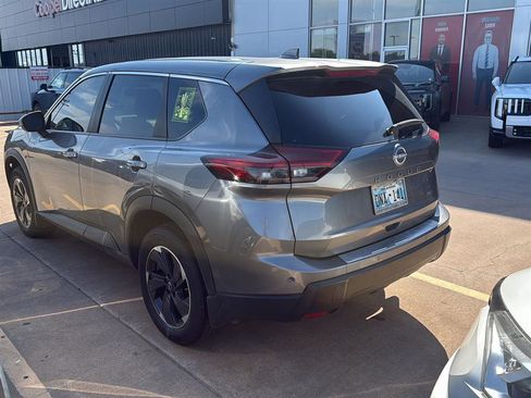 Used 2025 Nissan Rogue SV AWD/4WD image 11