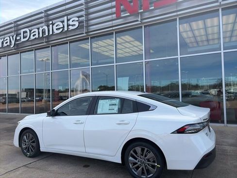 New 2026 Nissan Sentra SL image 2