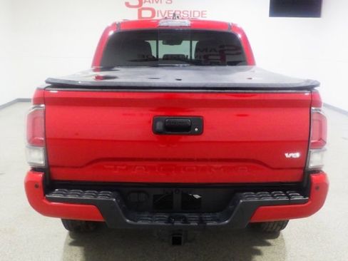 Used 2023 Toyota Tacoma TRD Off-Road w/ Technology Package AWD/4WD image 3