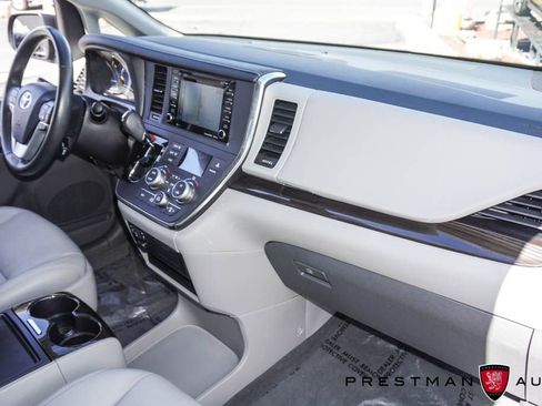 Used 2019 Toyota Sienna XLE w/ XLE Navigation Package FWD image 45
