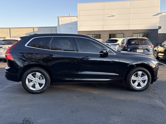 Used 2022 Volvo XC60 B5 Momentum FWD image 4