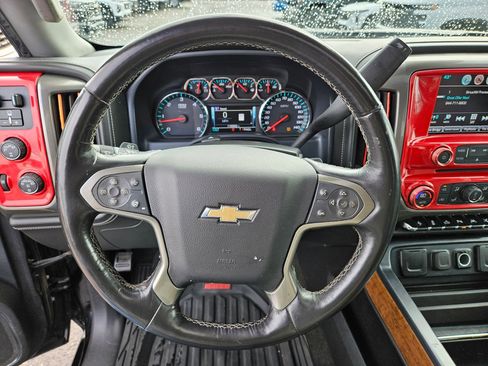 Used 2018 Chevrolet Silverado 1500 High Country image 17