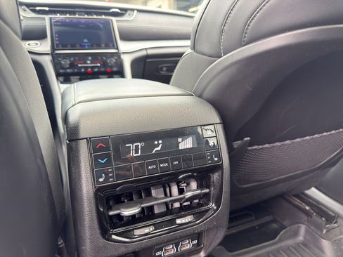 Used 2021 Jeep Grand Cherokee L Limited AWD/4WD image 13