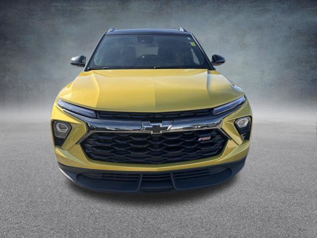 Used 2025 Chevrolet TrailBlazer RS w/ Convenience Package AWD/4WD image 3