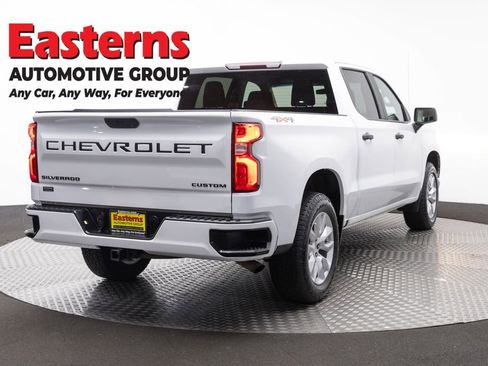Used 2021 Chevrolet Silverado 1500 Custom w/ LPO, Dark Essentials Package AWD/4WD image 5