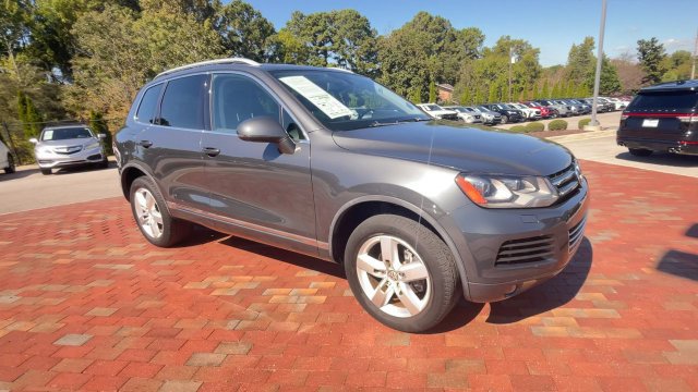 Used 2014 Volkswagen Touareg VR6 AWD/4WD image 3