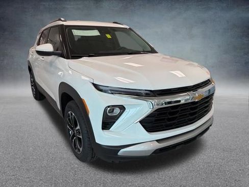 New 2026 Chevrolet TrailBlazer LT w/ LT Cold Weather Package AWD/4WD image 4