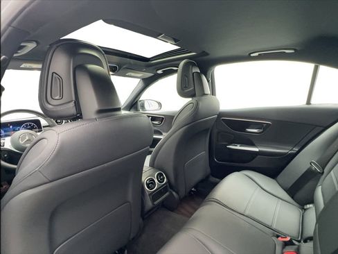 Used 2025 Mercedes-Benz C 300 Sedan image 23