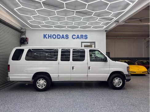 Used 2012 Ford E-350 and Econoline 350 XLT image 5