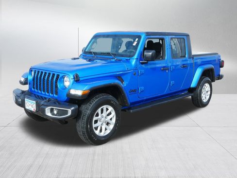 Certified 2023 Jeep Gladiator Sport image 3