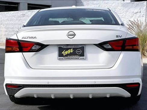 Certified 2023 Nissan Altima 2.5 SV image 3
