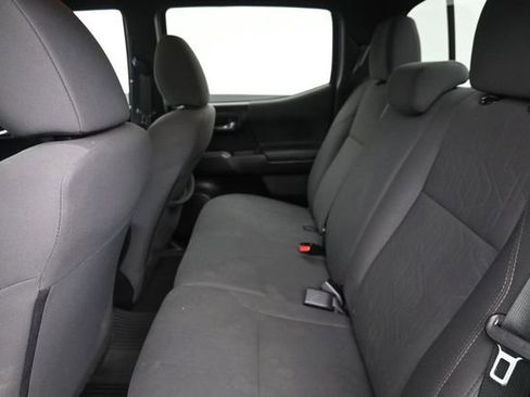 Used 2019 Toyota Tacoma TRD Sport AWD/4WD image 19