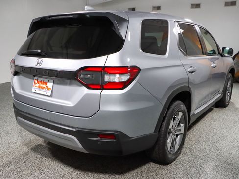 Used 2024 Honda Pilot EX-L image 7