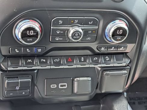 Used 2022 GMC Sierra 1500 Denali w/ Driver Alert Package II AWD/4WD image 15