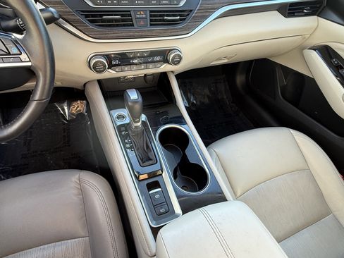 Used 2021 Nissan Altima 2.5 Platinum image 27