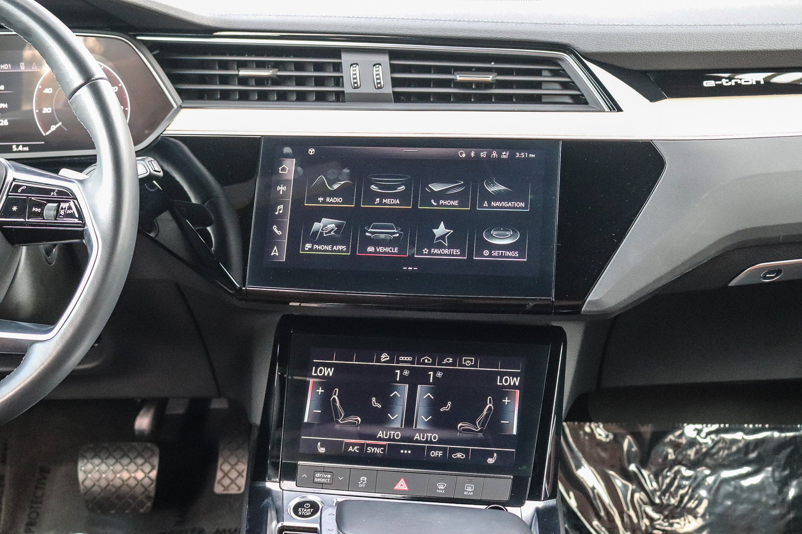 Used 2024 Audi Q8 e-tron Premium Plus AWD/4WD image 15