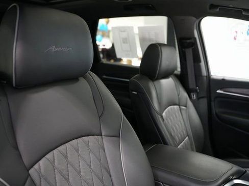 Used 2024 Buick Enclave Avenir image 25