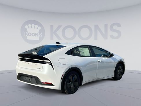 New 2026 Toyota Prius Plug-In Hybrid FWD image 7