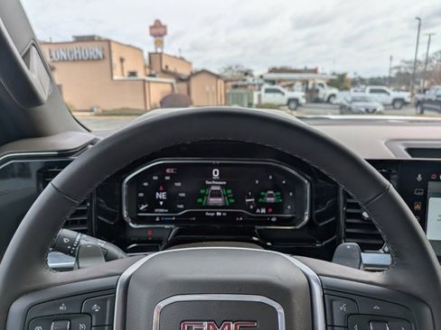 Used 2025 GMC Sierra 1500 SLT w/ SLT Premium Plus Package image 28