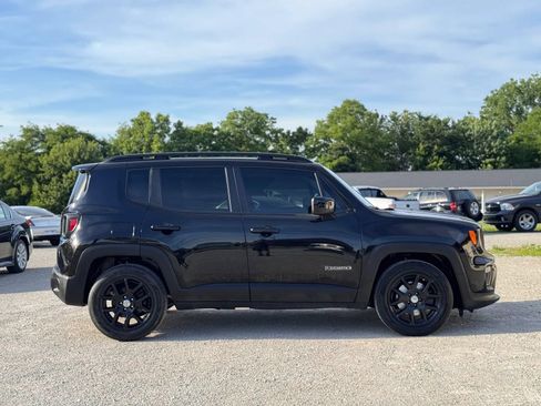 Used 2020 Jeep Renegade Latitude w/ Cold Weather Group FWD image 7