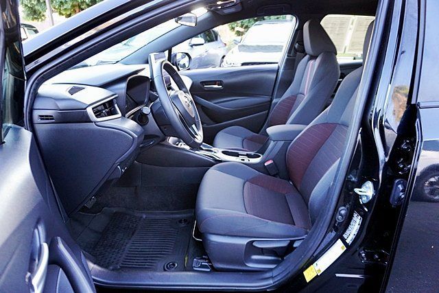 Used 2026 Toyota Corolla SE w/ SE Package FWD image 21
