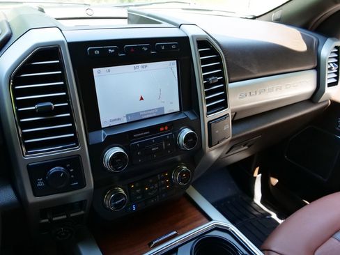 Used 2021 Ford F350 King Ranch w/ King Ranch Ultimate Package AWD/4WD image 4