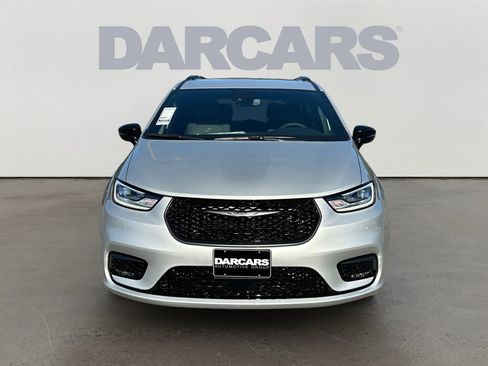 New 2026 Chrysler Pacifica Select w/ S Appearance Package image 2