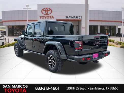 Used 2024 Jeep Gladiator Rubicon AWD/4WD image 8