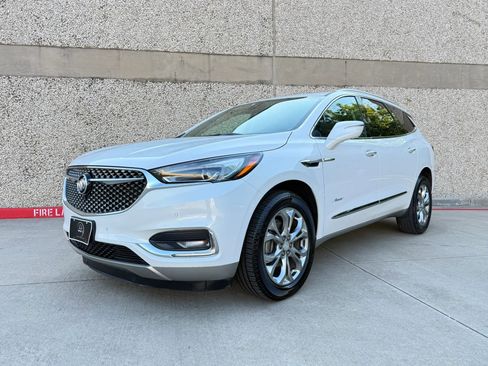 Used 2019 Buick Enclave Avenir w/ Avenir Technology Package FWD image 2