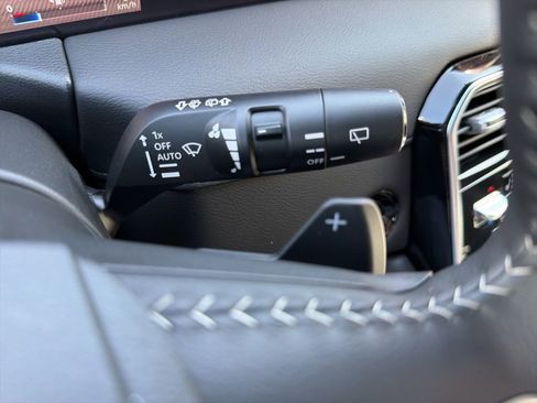 New 2026 Nissan Armada SL w/ Captain's Chari Seat Package image 30