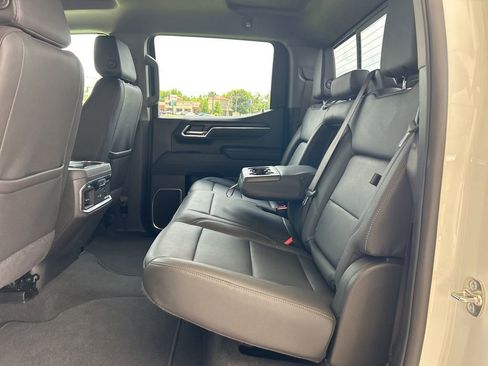 Used 2026 GMC Sierra 1500 SLT AWD/4WD image 9