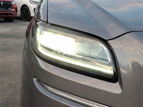 Certified 2022 Lincoln Nautilus Reserve w/ Equipment Group 201A image 10