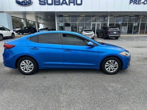 Used 2017 Hyundai Elantra SE image 2