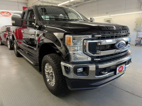 Used 2022 Ford F250 XLT w/ XLT Premium Package AWD/4WD image 4
