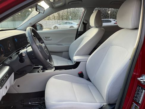 Used 2025 Hyundai Kona SEL image 36