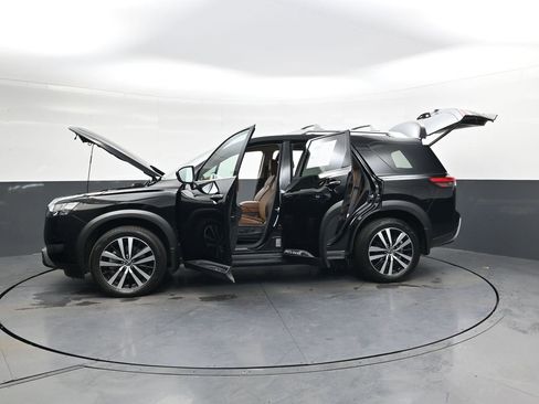 Used 2024 Nissan Pathfinder Platinum w/ Cargo Package image 49