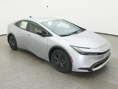 New 2026 Toyota Prius Plug-In Hybrid FWD image 12