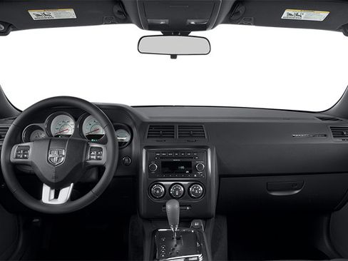 Used 2014 Dodge Challenger SXT RWD image 7