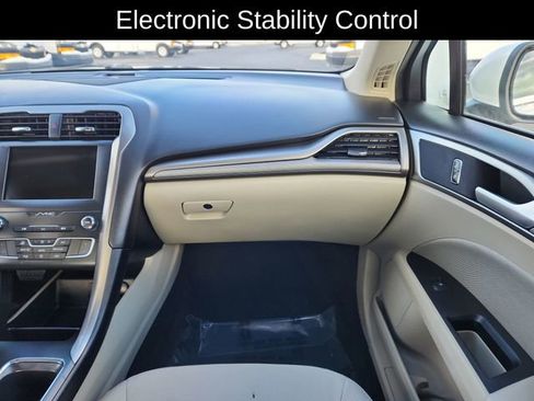 Used 2019 Ford Fusion SE image 24