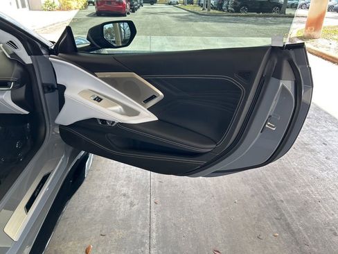 Used 2025 Chevrolet Corvette Z06 image 33