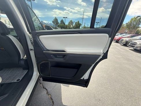 Used 2025 Rivian R1S Adventure AWD/4WD image 17