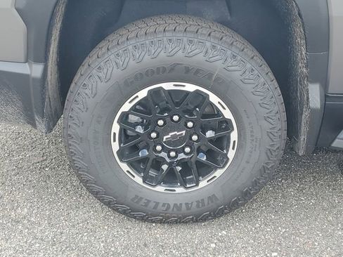 New 2026 Chevrolet Silverado EV Trail Boss w/ LPO, Gameday Tailgate Package image 5