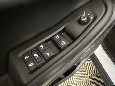 Used 2021 Jeep Grand Cherokee L Laredo AWD/4WD image 10