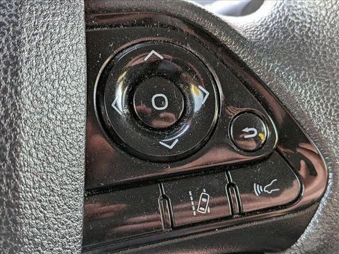 Used 2021 Toyota Prius L Eco FWD image 12
