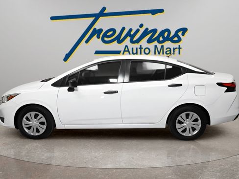 Used 2023 Nissan Versa S FWD image 11