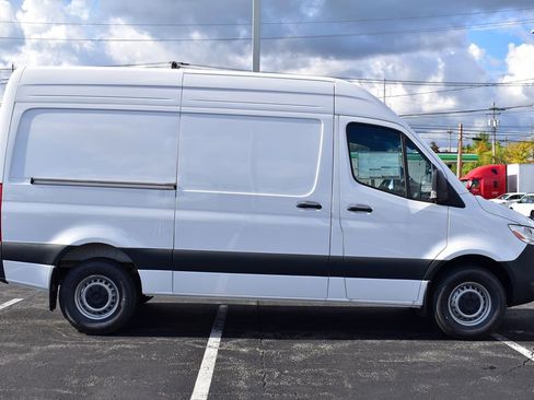 New 2025 Mercedes-Benz Sprinter 2500 image 6
