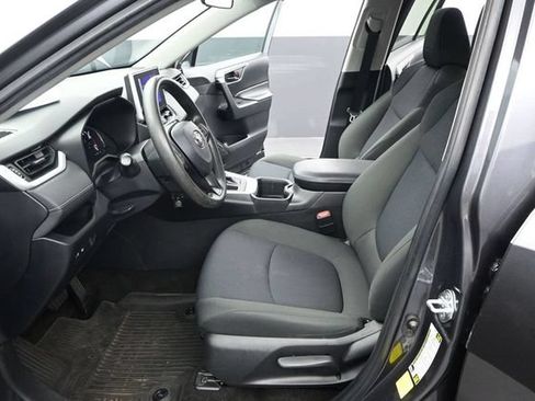 Used 2023 Toyota RAV4 LE FWD image 10